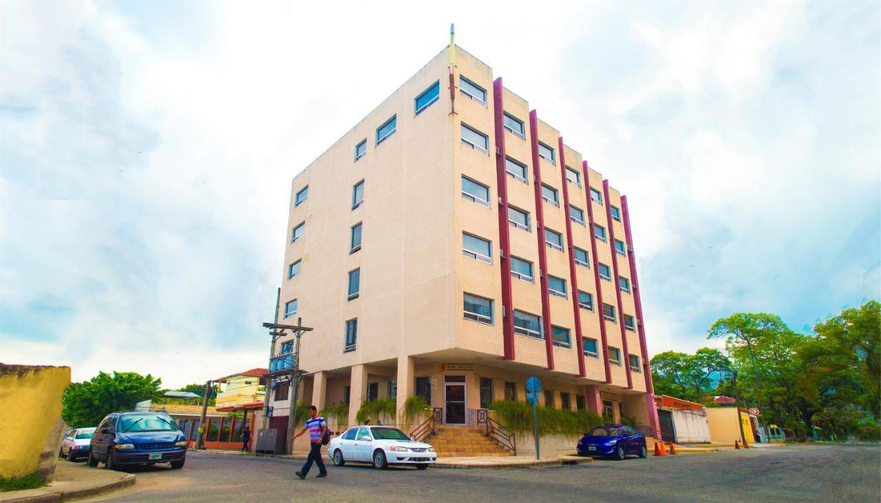 Hotel Ejecutivo Сан Педро Сула Екстериор снимка